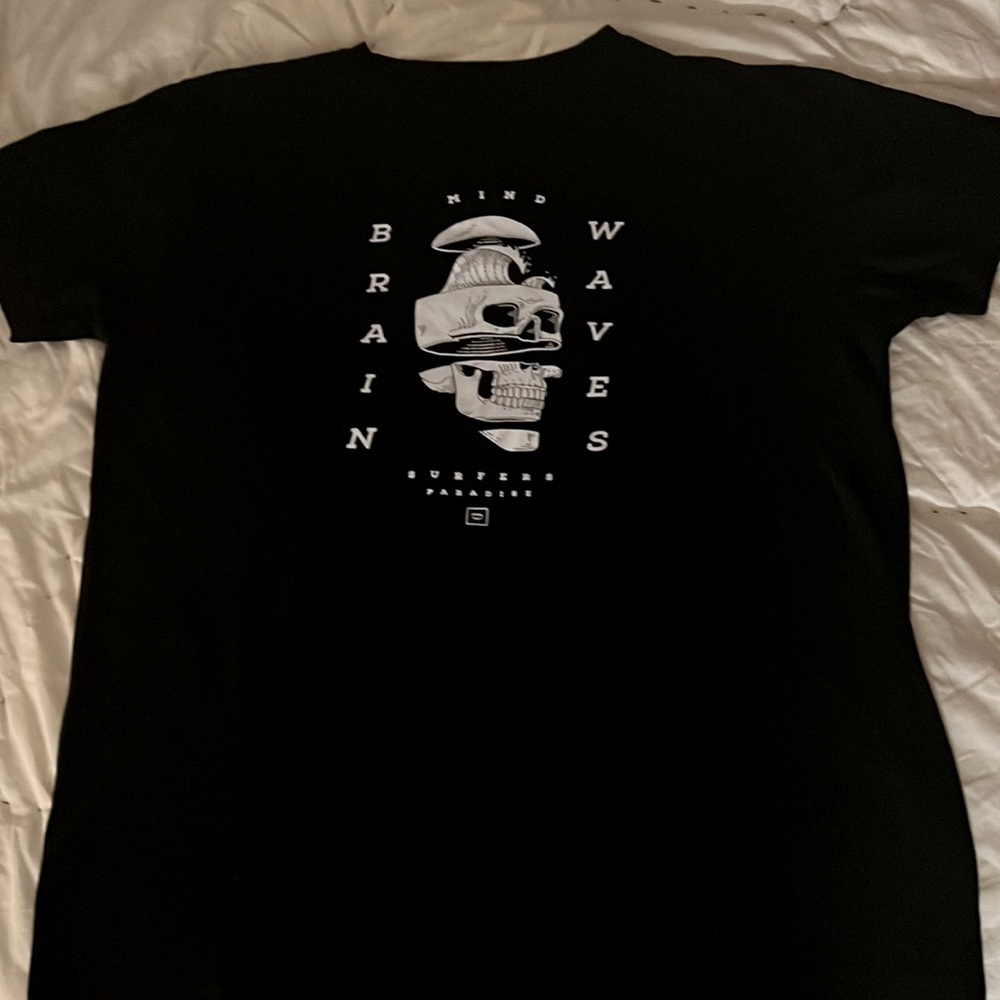 CHOMP Classic Black Tee Cotton Short Sleeved - Brain Waves - Surfer’s Paradise